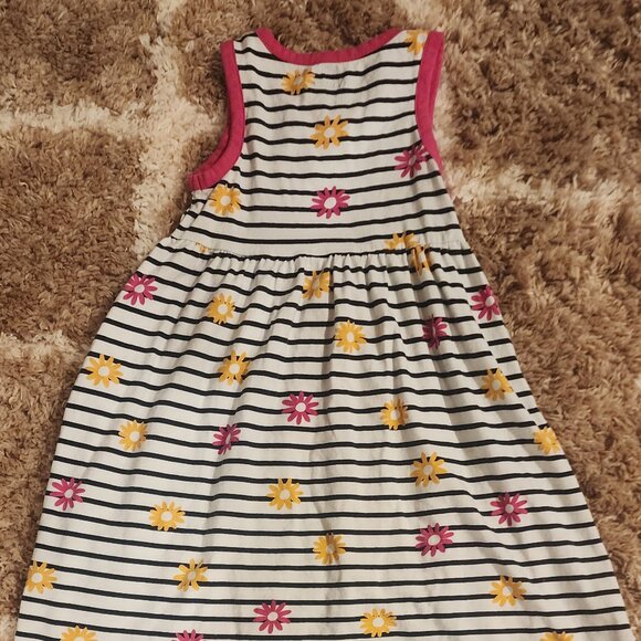 Girls size 5 dress - Picture 3 of 6